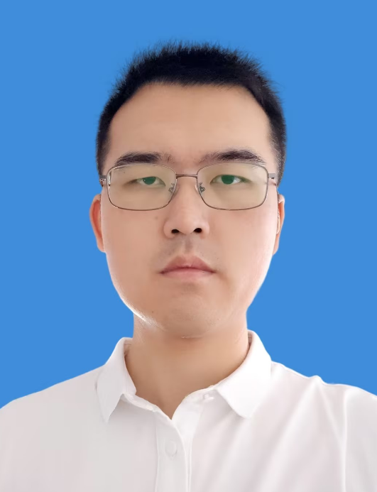 李 靳